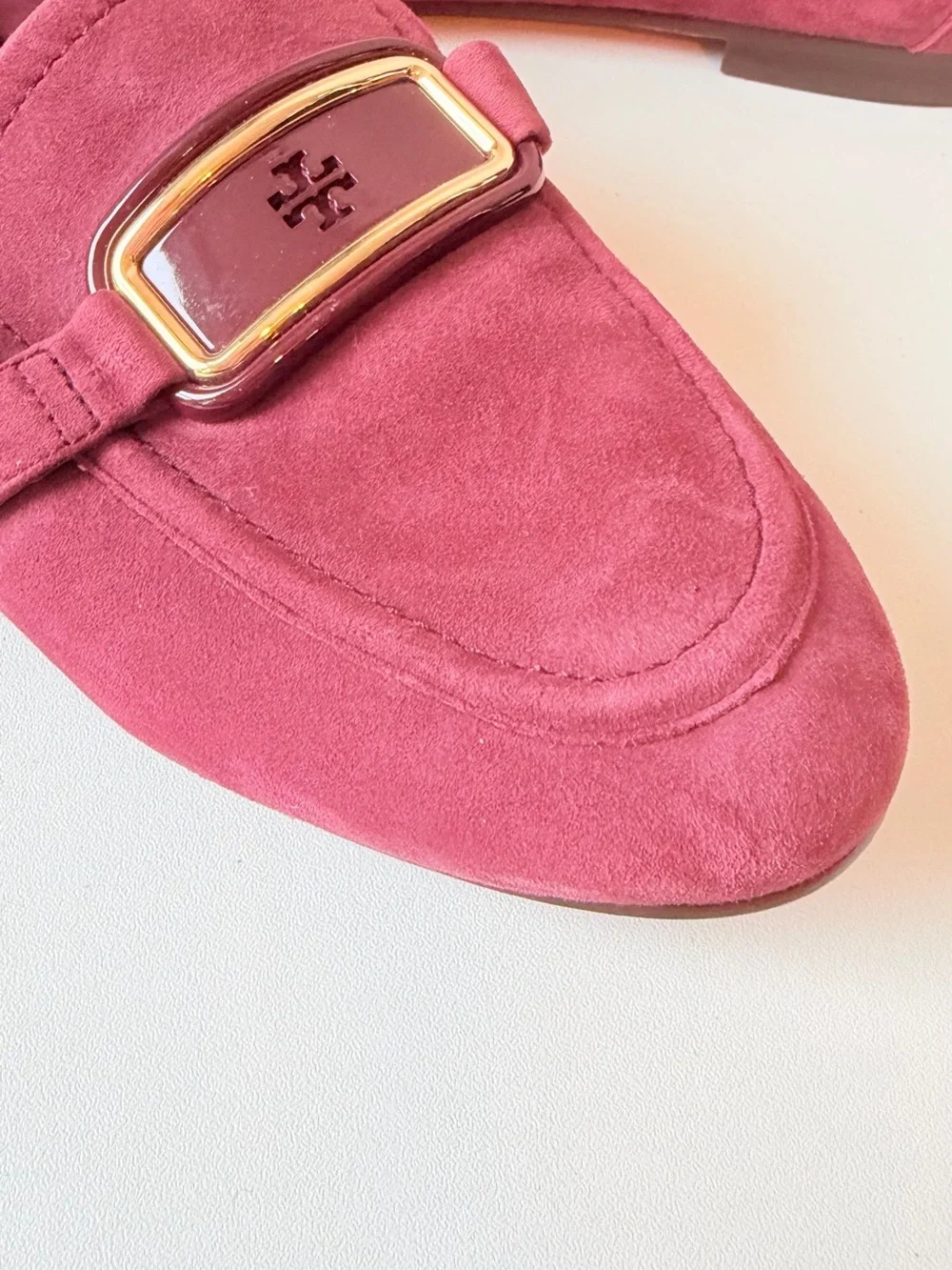 Tory Burch Georgia Suede Loafers Size 8 In Beetle Berry /Gold Hardware